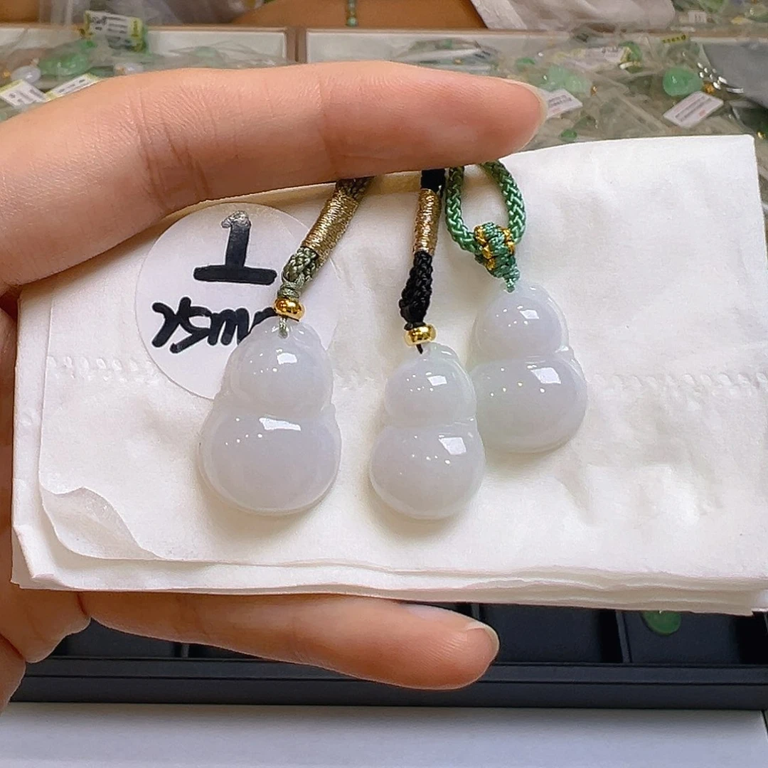 翡翠未镶嵌吊坠(不含链)多样性发一件