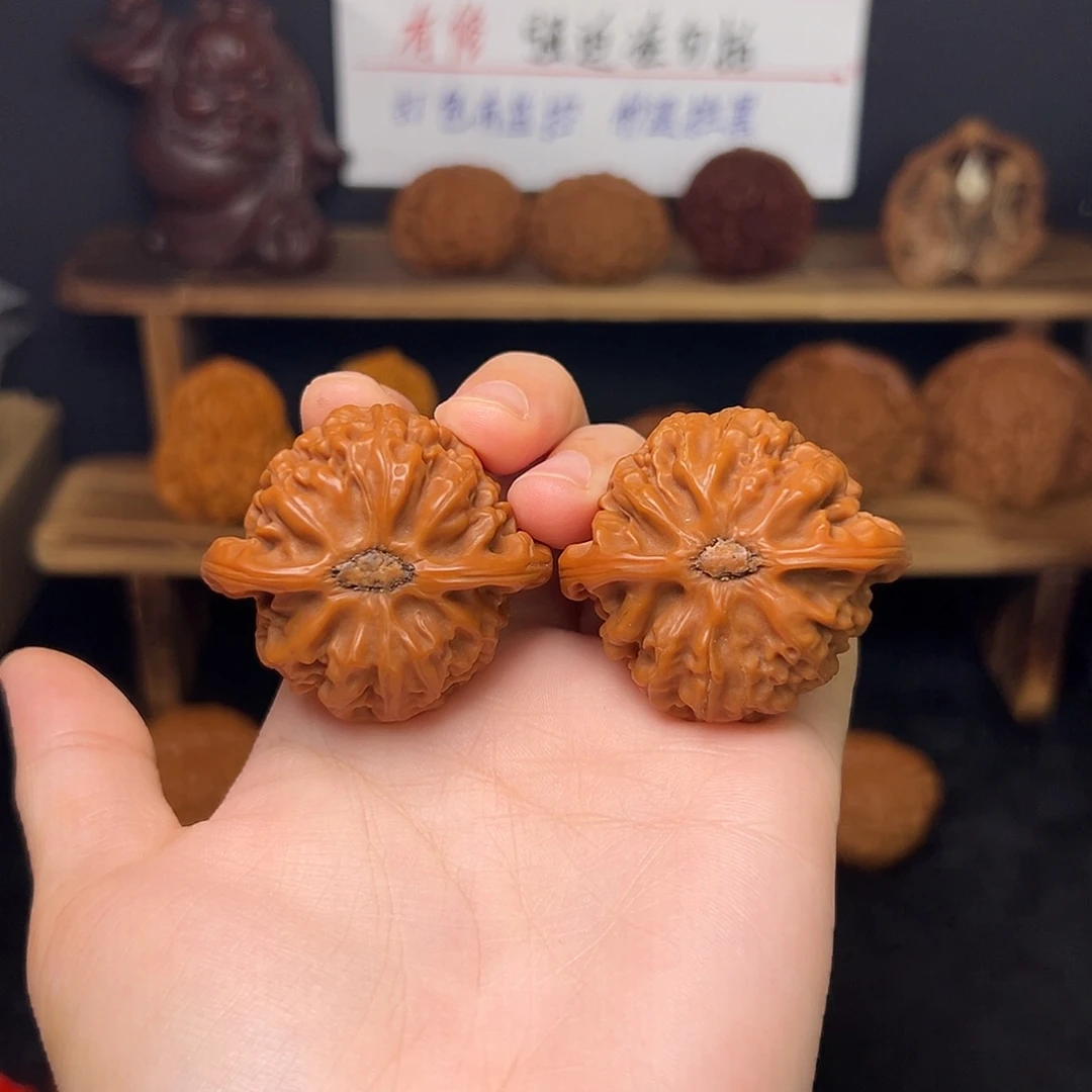 *****大叶紫檀(黑酸枝木类)宫灯福利