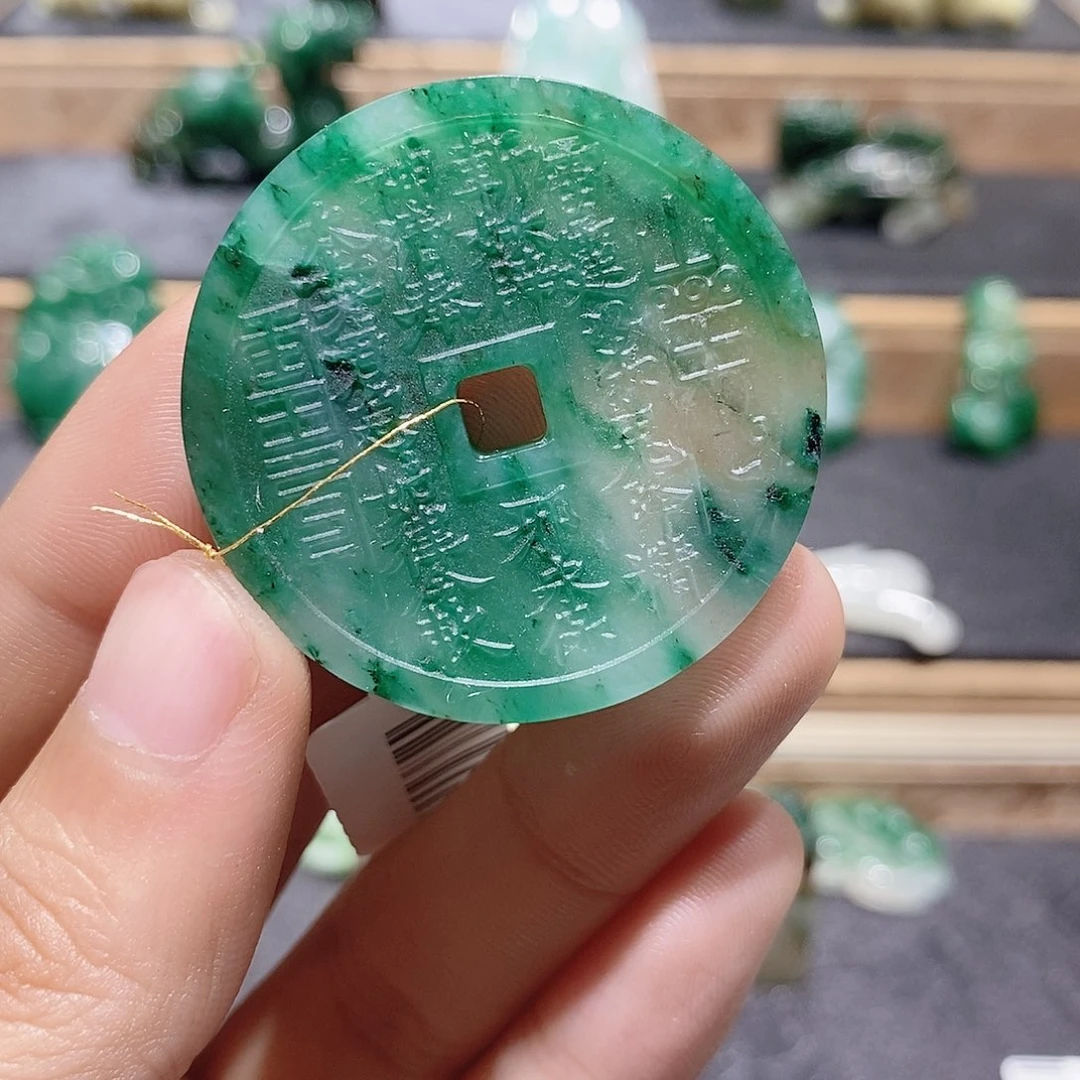 锅***又独山玉未镶嵌吊坠