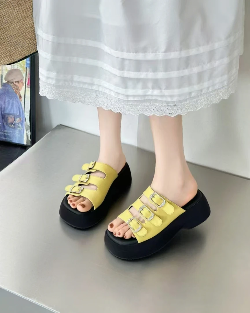 低帮高跟休闲风搭扣修面时装凉鞋百搭夏季欧若精灵风