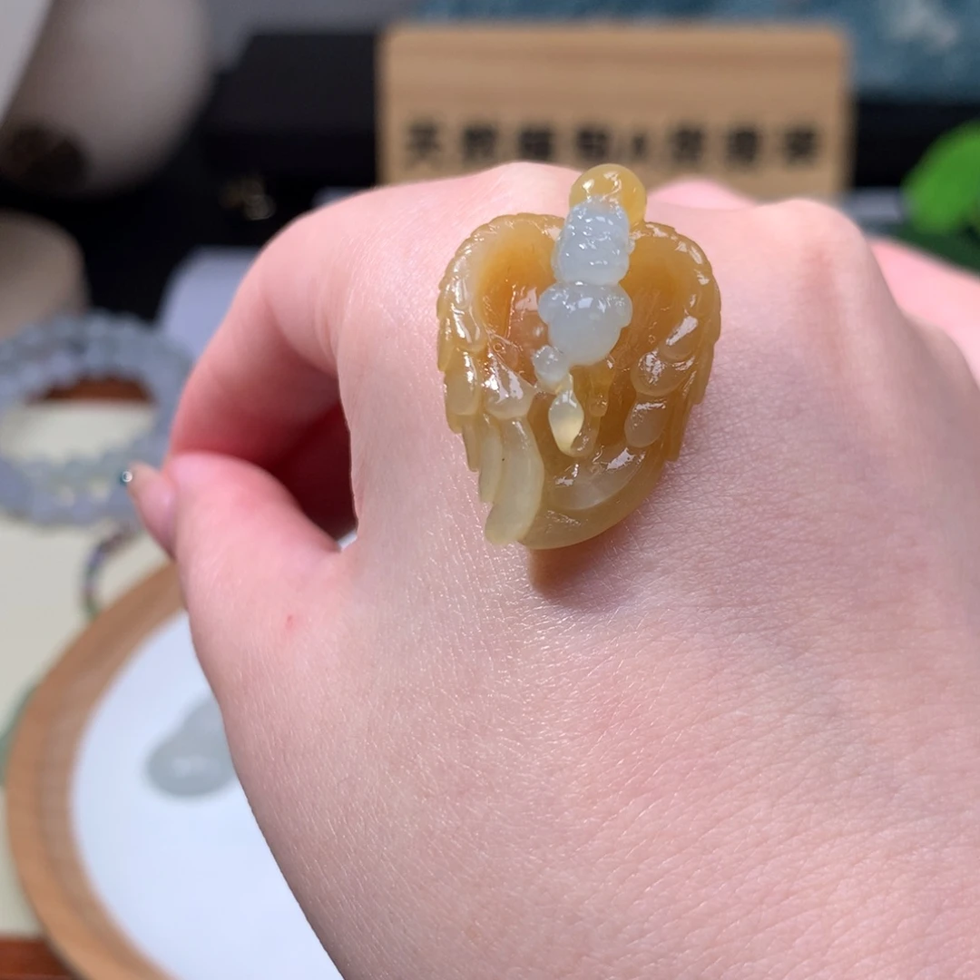定制翡翠未镶嵌天使宝宝龙