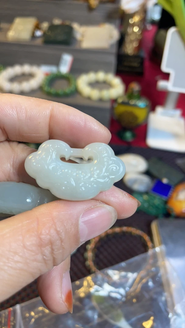 天然玉石和田玉如意锁如意挂件精雕