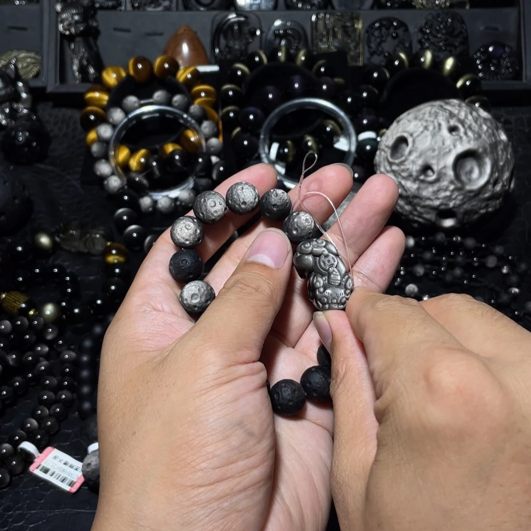 致***1黑曜岩未镶嵌颈饰