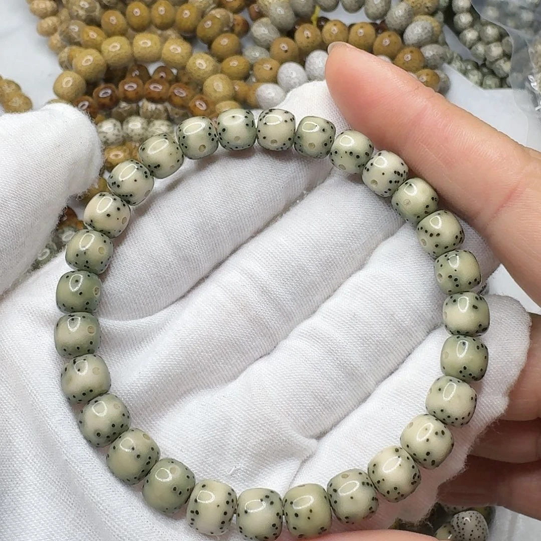 星月菩提手串8通体宝石绿老料黑星一颗冰裂同枝