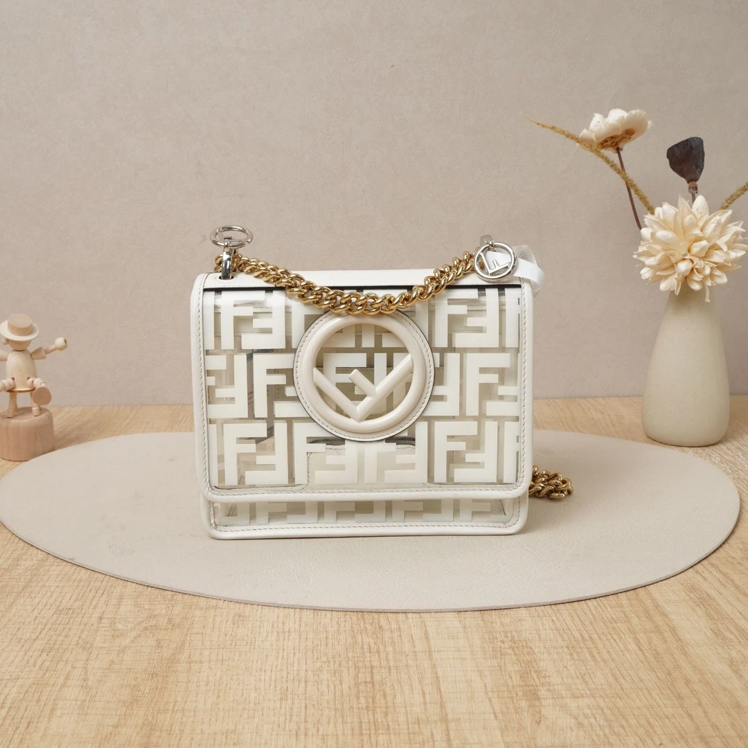 95新 FENDI/芬迪 芬迪kani链条果冻包小号白色/DS035898