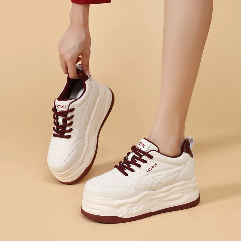 2025秋季新款厚底板鞋女真皮韩版休闲百搭内增高小白鞋女鞋子ins