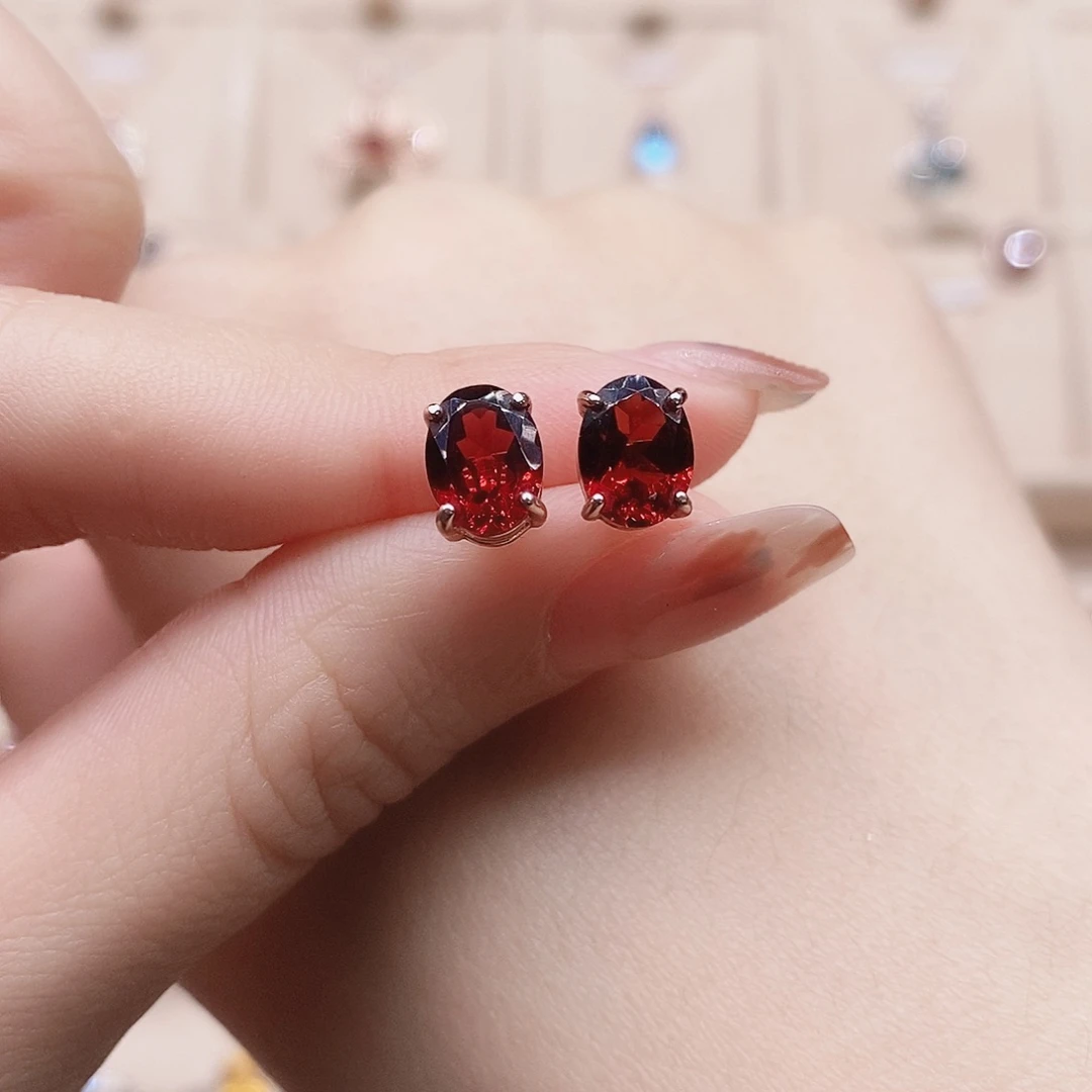 银S925镶嵌石榴石耳钉耳钉