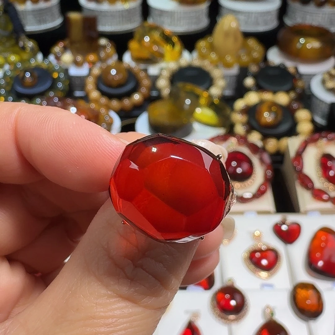 琥珀银S925镶嵌裸石天然缅甸血珀钻切面随形戒指