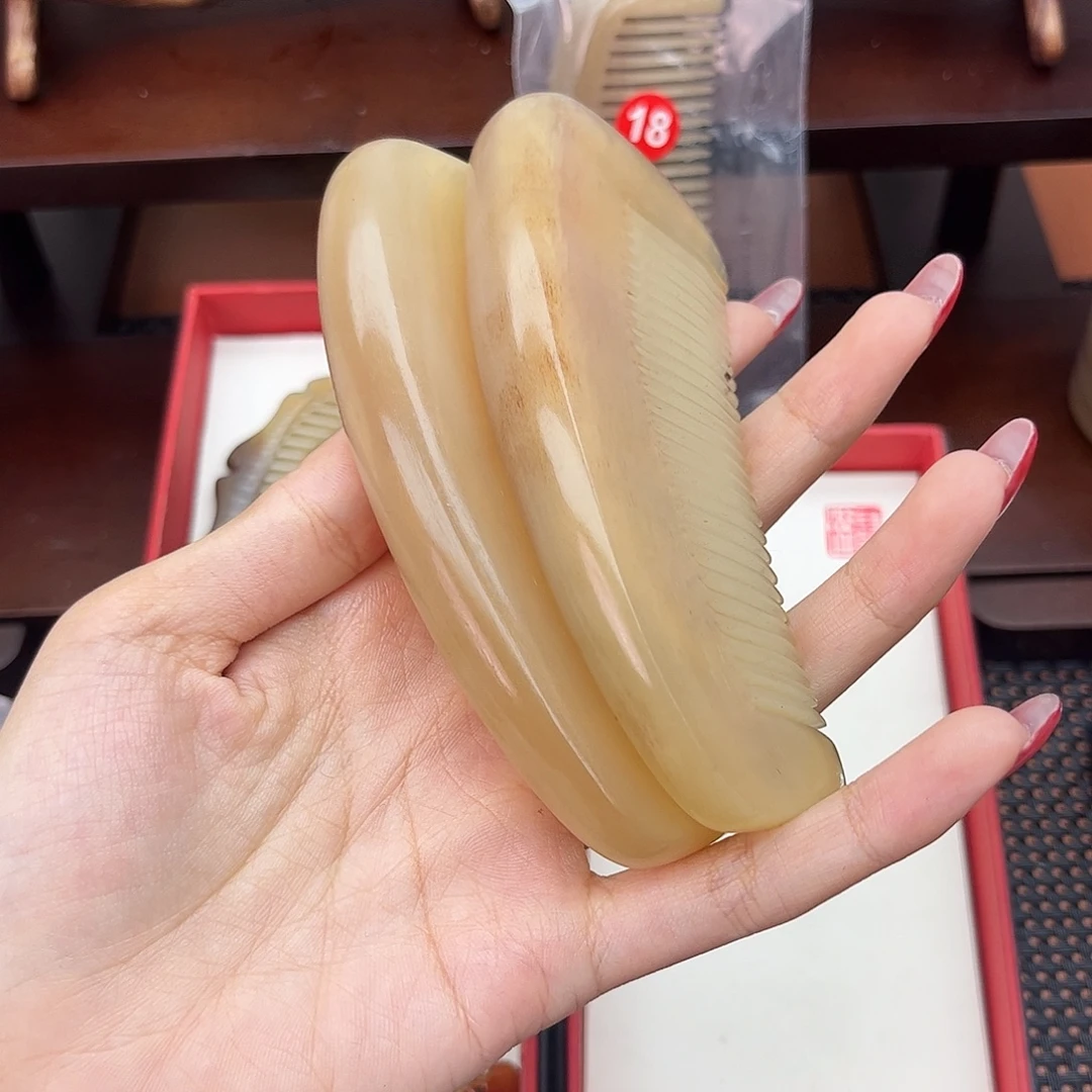 纯手工制作纯牛角梳子