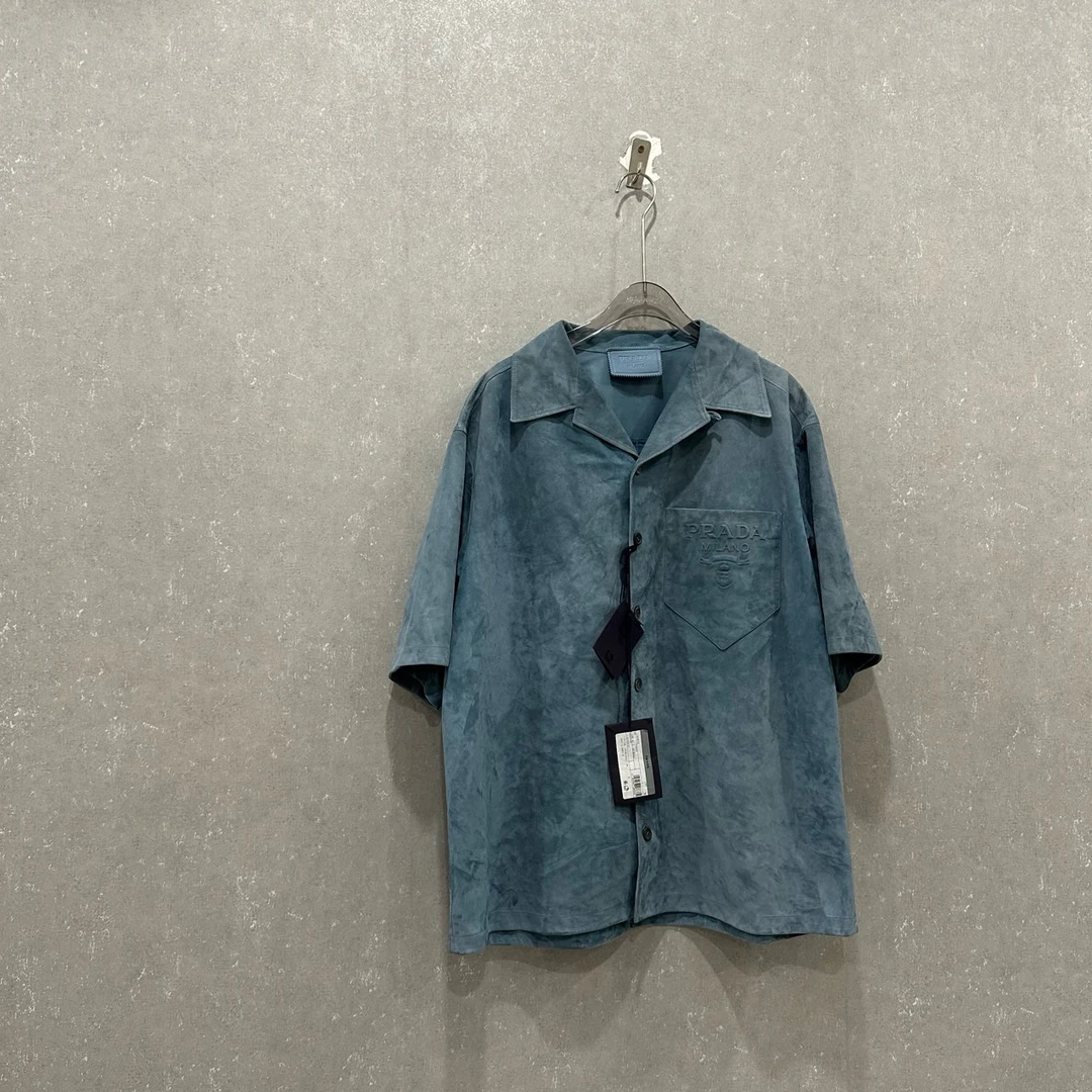 PRADA 普拉达 SS22 纯色麂皮排扣防晒衬衫50码/全新原吊/003308