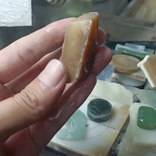 和田玉未镶嵌珠宝半成品