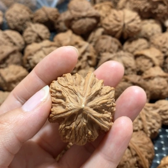 文玩核桃吊坠老*天然三棱