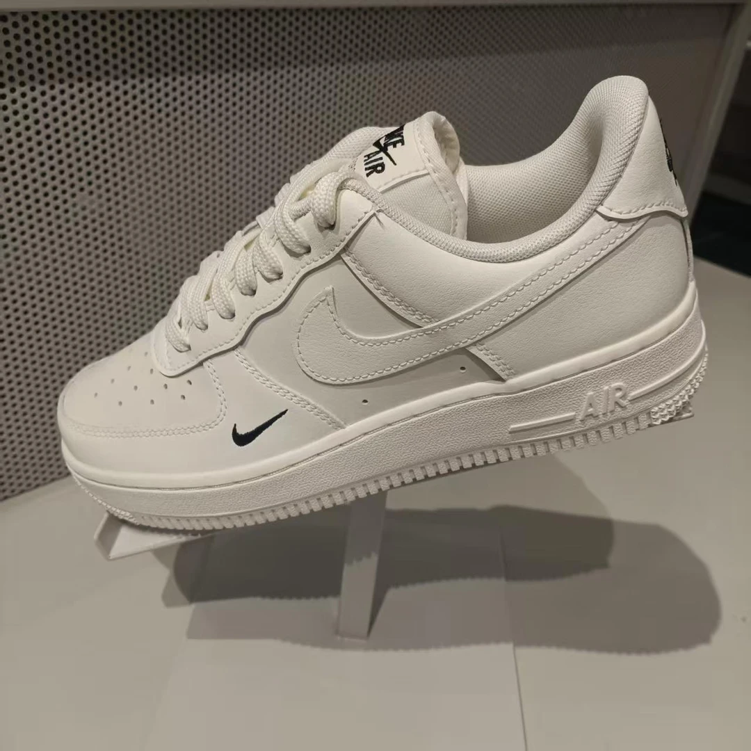 耐克NIKE板鞋女空军一号 AIR FORCE 1运动鞋HF1058133