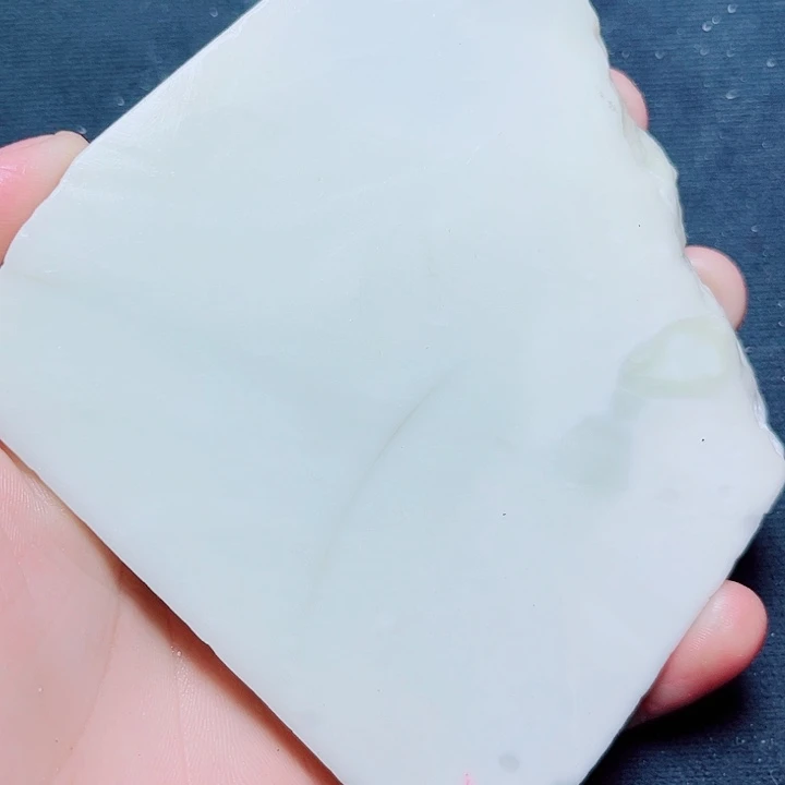 和田玉（糖玉）未镶嵌珠宝奇石