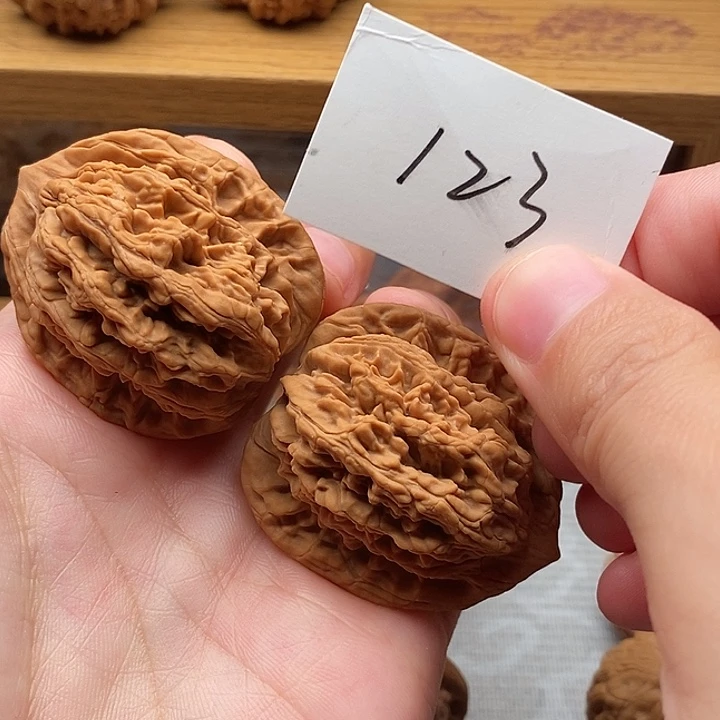 文玩核桃吊坠39虎头