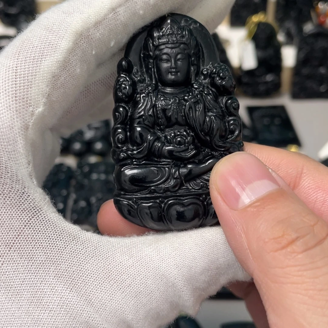 把***住未镶嵌蛇纹石玉吊坠