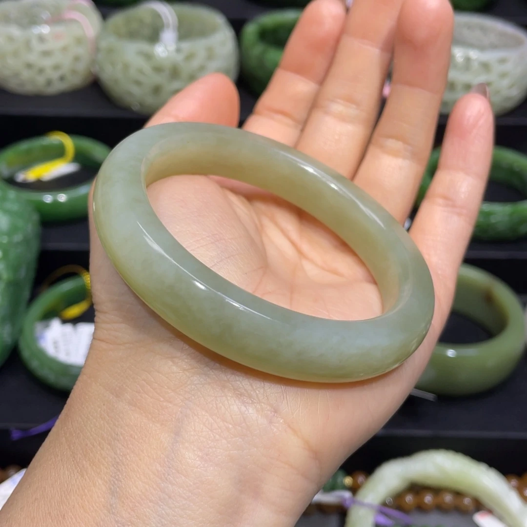 和田玉手镯58+圈口 编号58未镶嵌