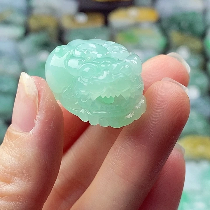 颈饰未镶嵌翡翠天然