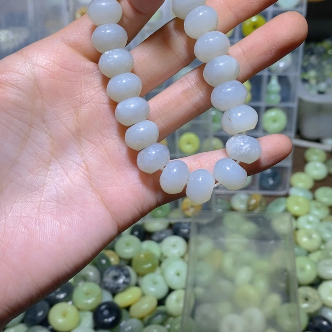 【闪购商品】蛇纹石玉颈饰未镶嵌49