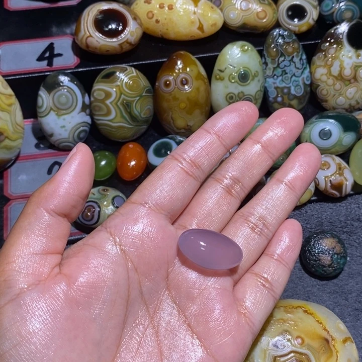 未镶嵌玛瑙/玉髓珠宝奇石?****发