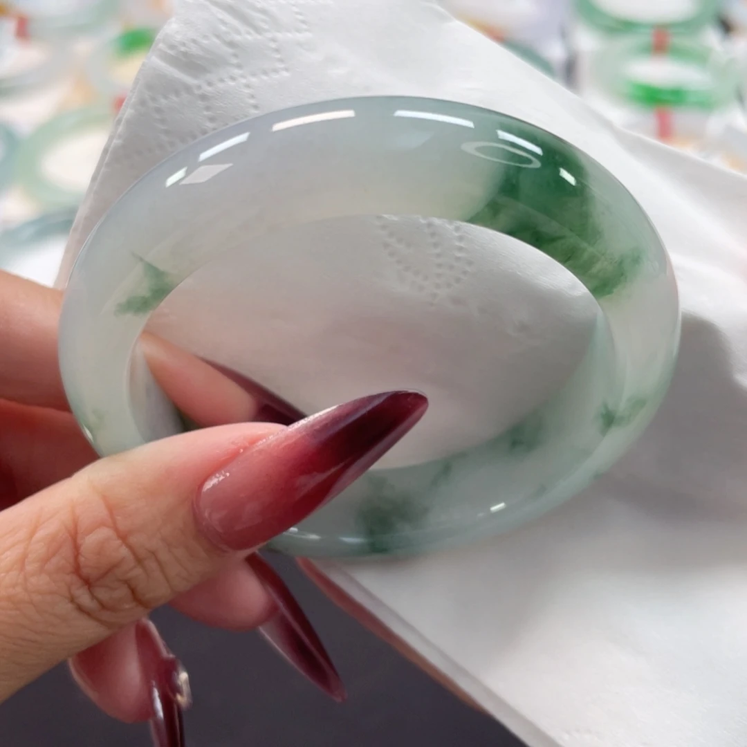 未镶嵌手镯翡翠54种老胶润白底飘绿花山青水秀8号