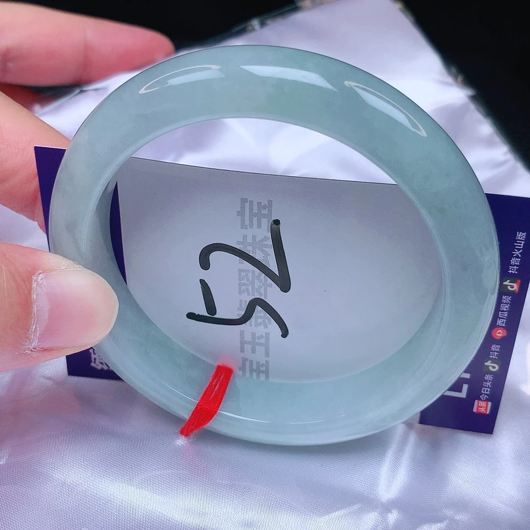 翡翠手镯未镶嵌62圈口