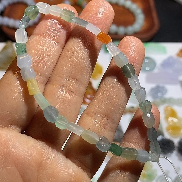 定制翡翠未镶嵌手串