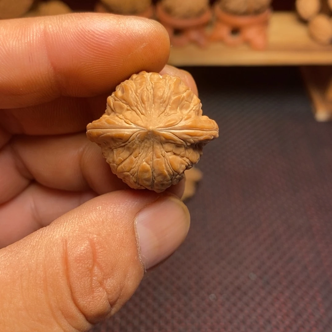 山***雾把件桃核文玩核桃