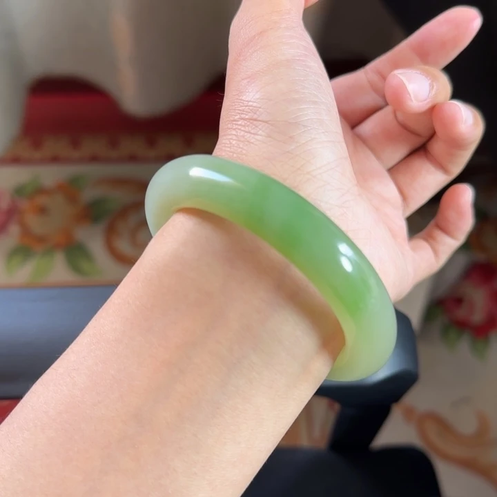 和田玉（翠青玉）手镯未镶嵌