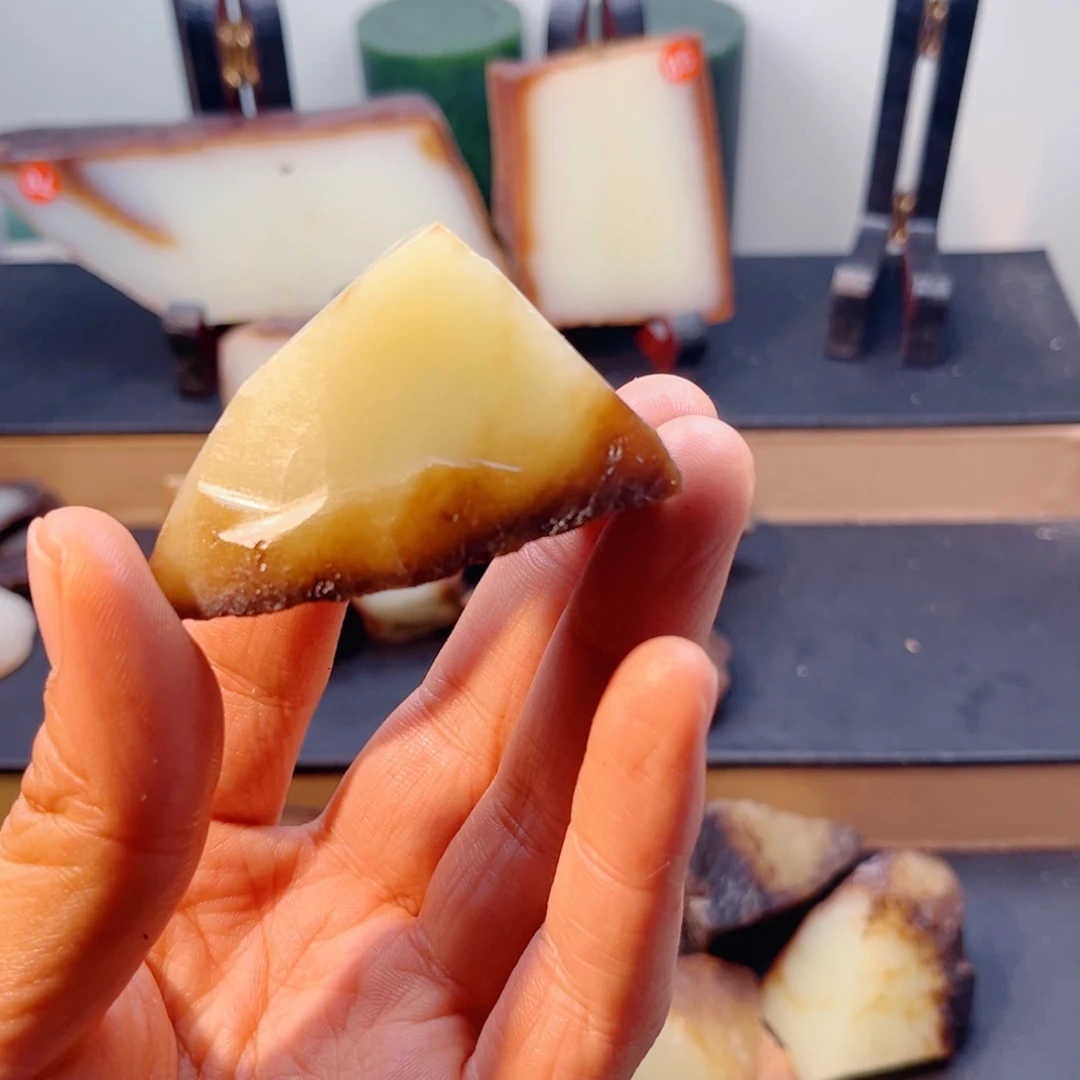 吾***宠和田玉（糖玉）未镶嵌颈饰