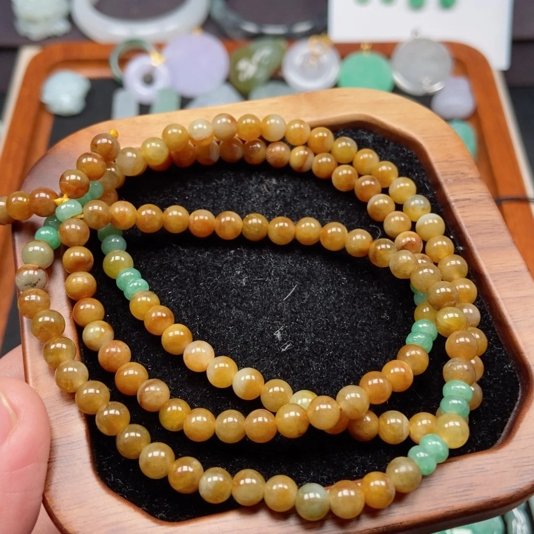 翡翠颈饰未镶嵌婉**华