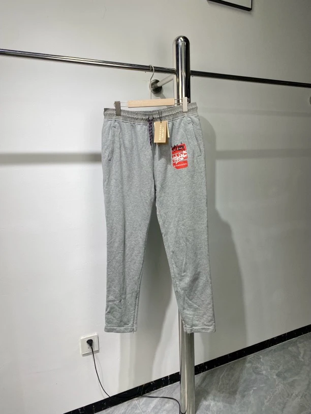 99新 BURBERRY/博柏利 运动长裤 红色印花 裤脚拉链 M码 ko1689