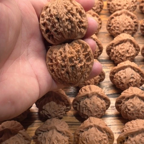 文玩核桃吊坠42全品虎头