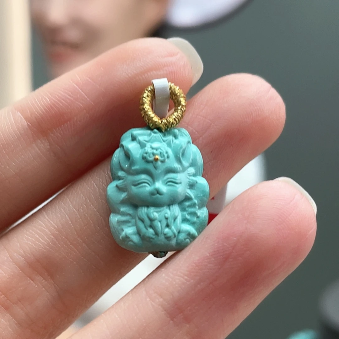 未镶嵌绿松石颈饰