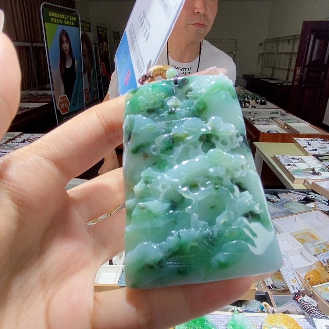 翡翠未镶嵌颈饰翡翠