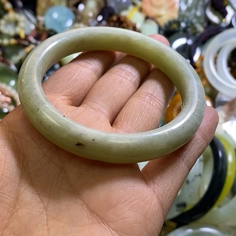 岫玉未镶嵌手镯57-58口径