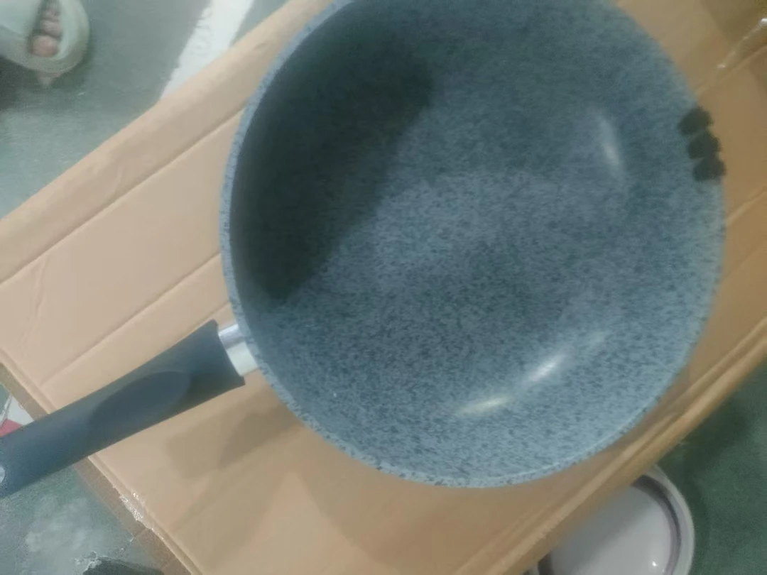 礼盒破损快递暴力天然石30厘米底部铝和金不沾锅发1套