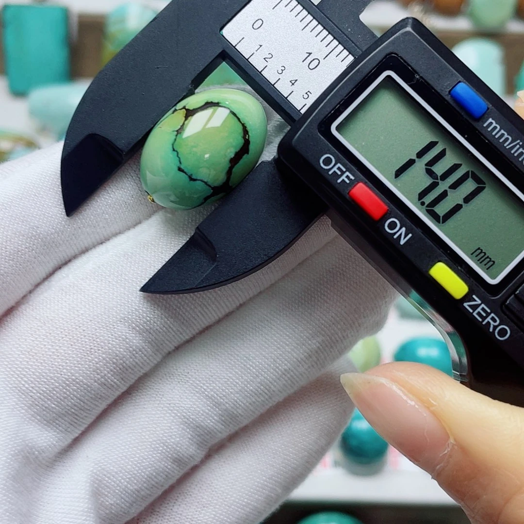 绿松石未镶嵌摆件