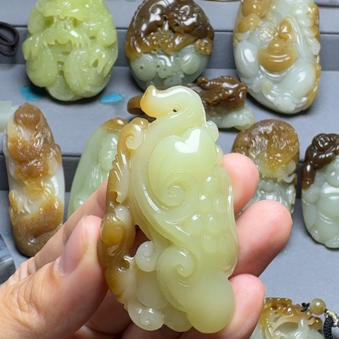 和田玉未镶嵌颈饰