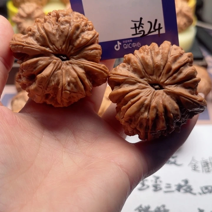 吊坠文玩核桃√***?文玩核桃24