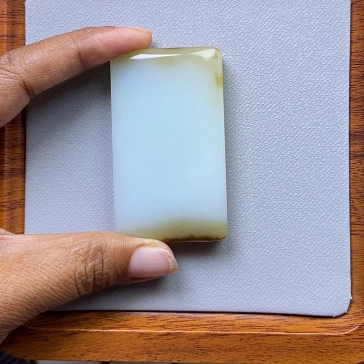 和田玉未镶嵌颈饰王*