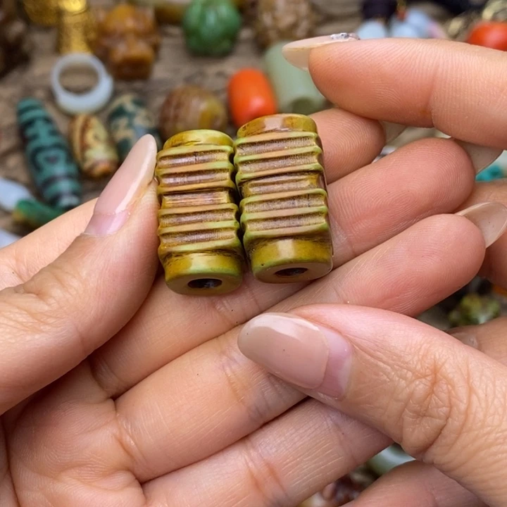 未镶嵌颈饰玛瑙/玉髓山**君