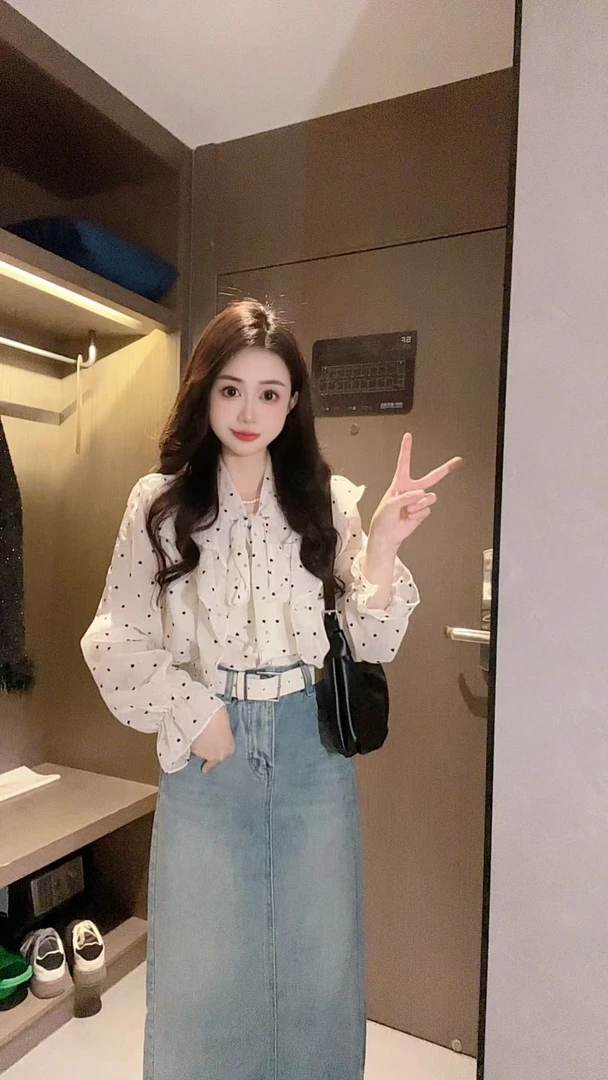 8912-法式高级感花边绑带蝴蝶结爱心衬衣