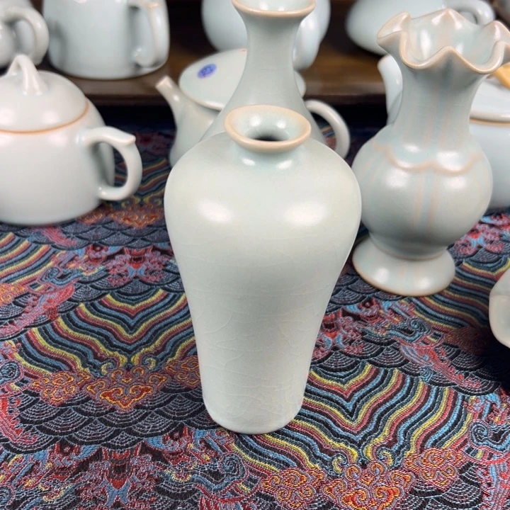 摆件仿古釉釉水梅瓶摆件