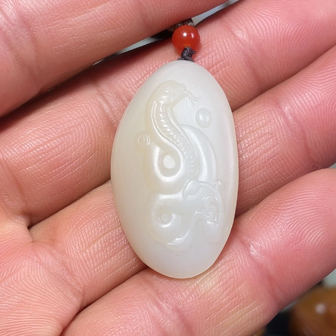 和田玉未镶嵌颈饰吊坠