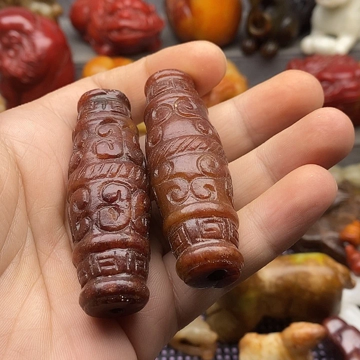 未镶嵌蛇纹石玉颈饰涅****鳯