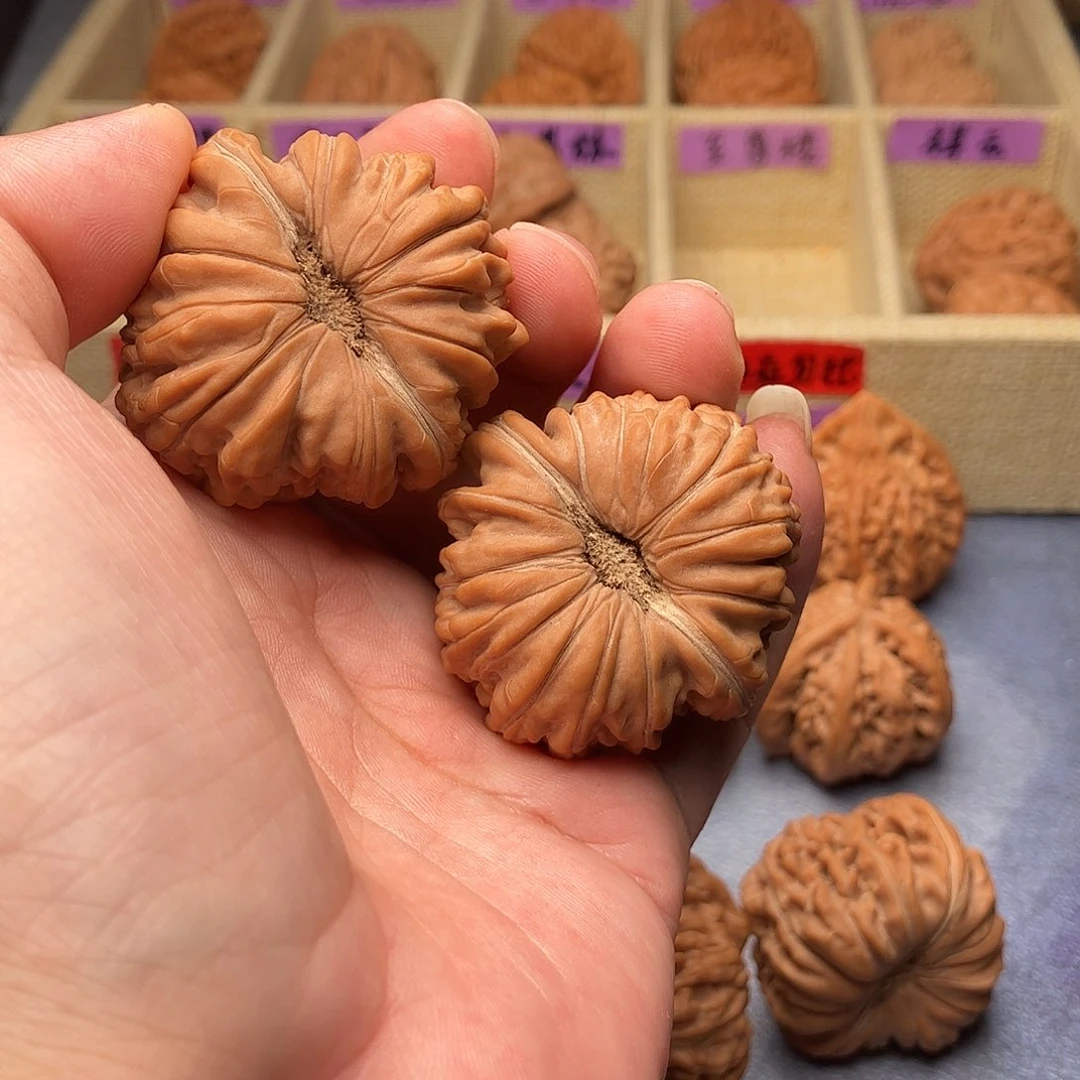 吉***文玩核桃把件至尊楼