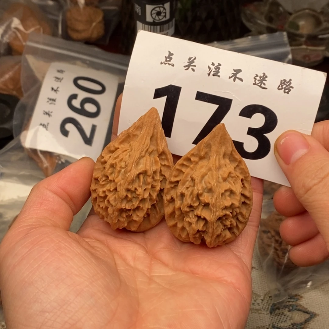 文玩核桃吊坠54红缨枪
