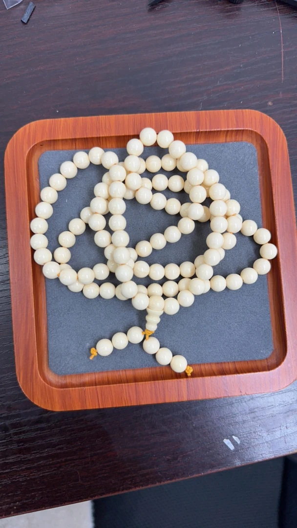 m013卡在8mm白色108颗项链