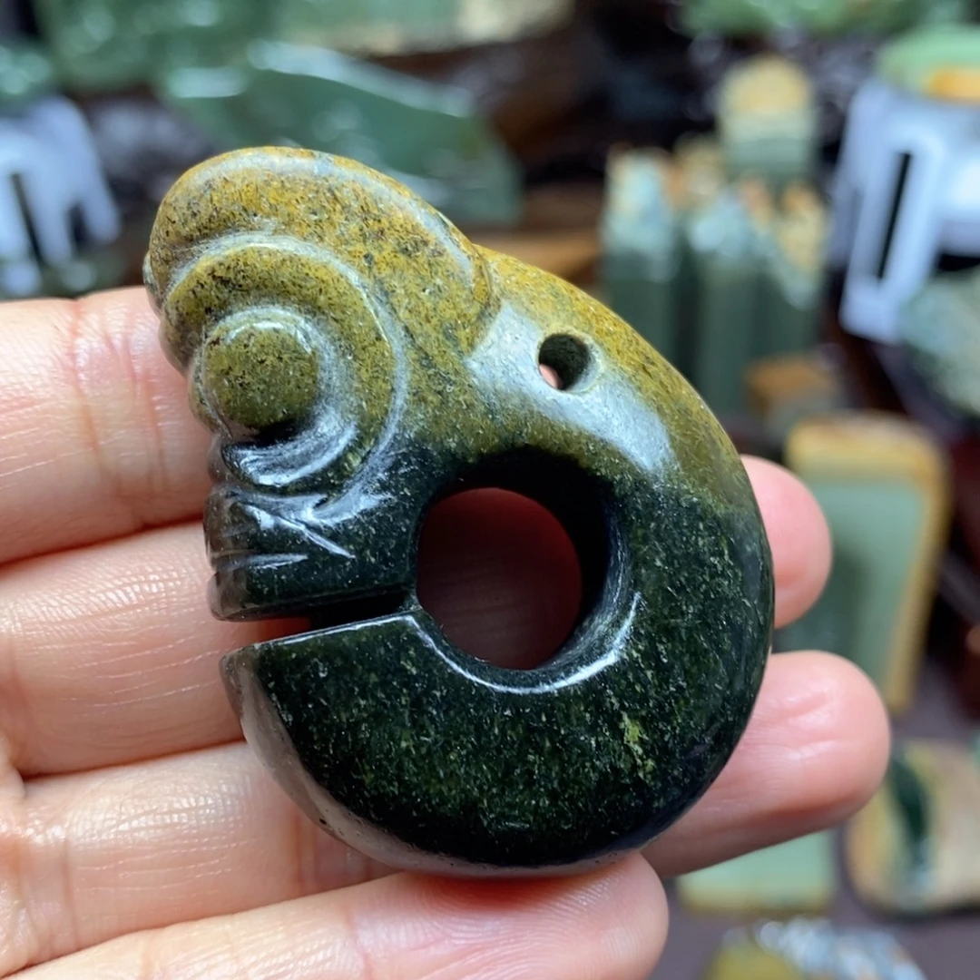 岫岩河磨玉（透闪石质玉）未镶嵌把件